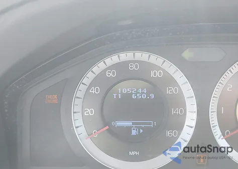 2010 Volvo Xc60 T6/T6 R-Design z USA, uszkodzony, nr VIN YV4992DZ5A2122311